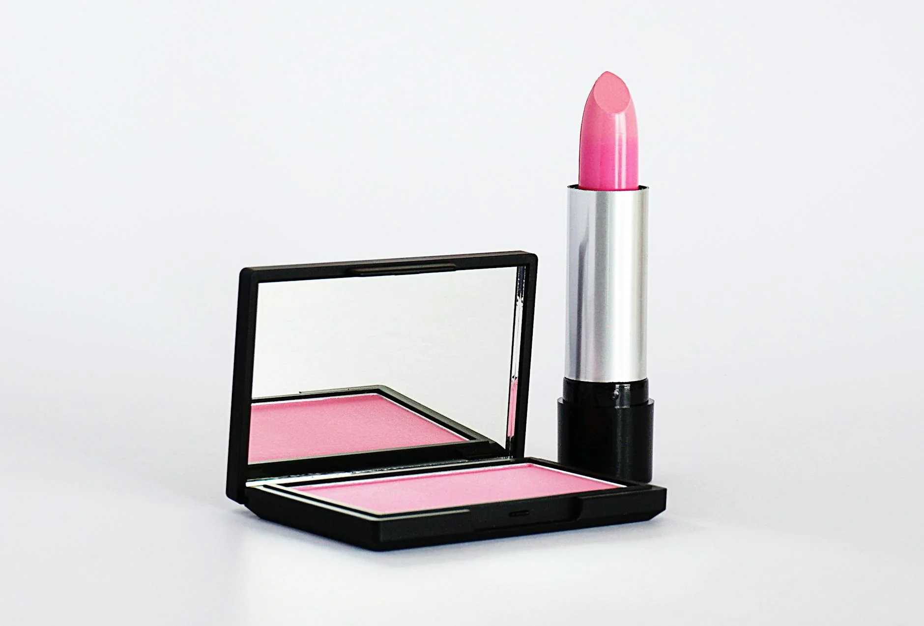 Amazon product image full spec checklist covering main image rules, file formats, color space, and variation imagery.